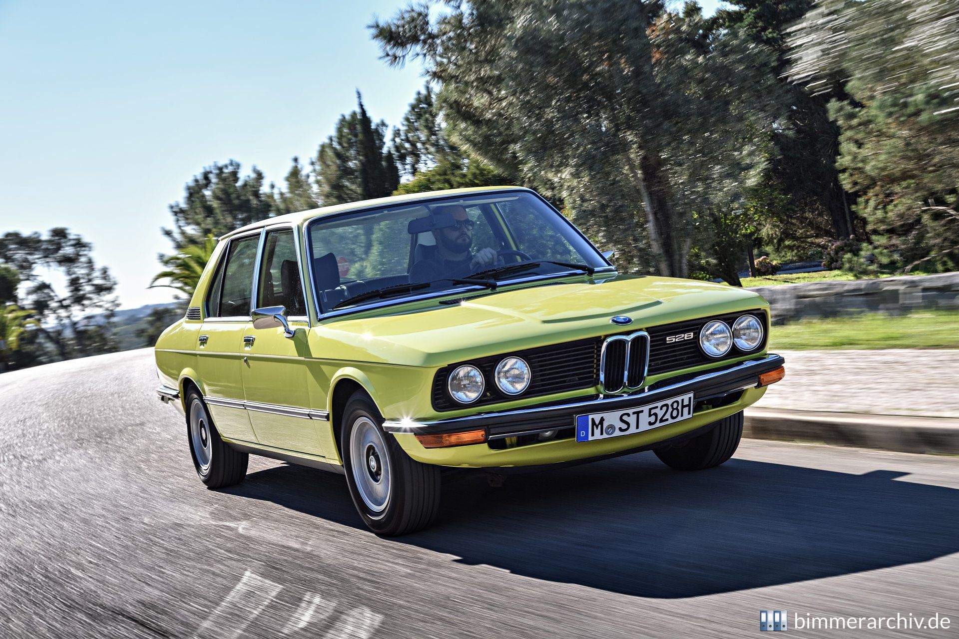 Baureihenarchiv für BMW Fahrzeuge · BMW 528 · bimmerarchiv.de