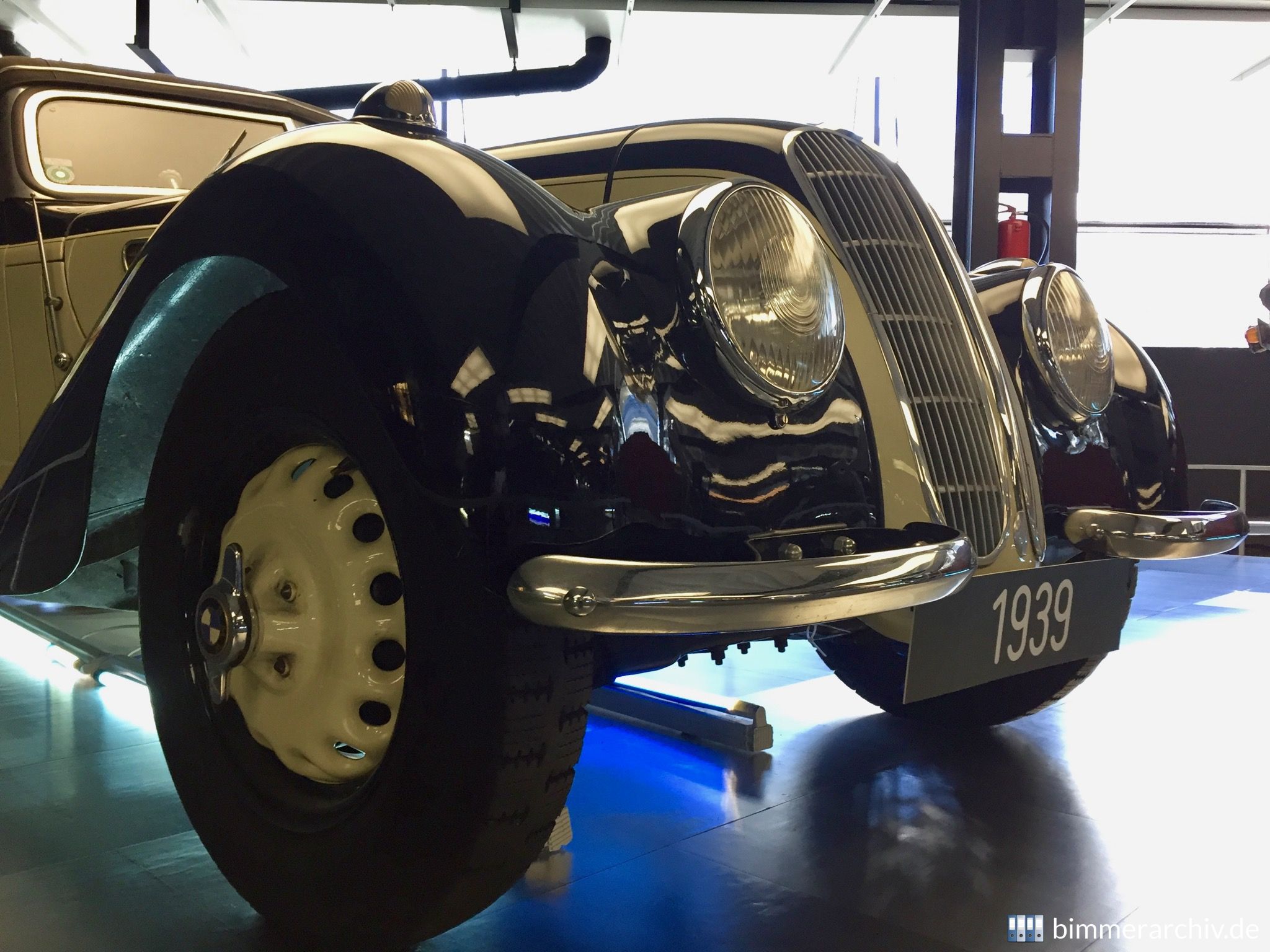 BMW 327/28 (1939)