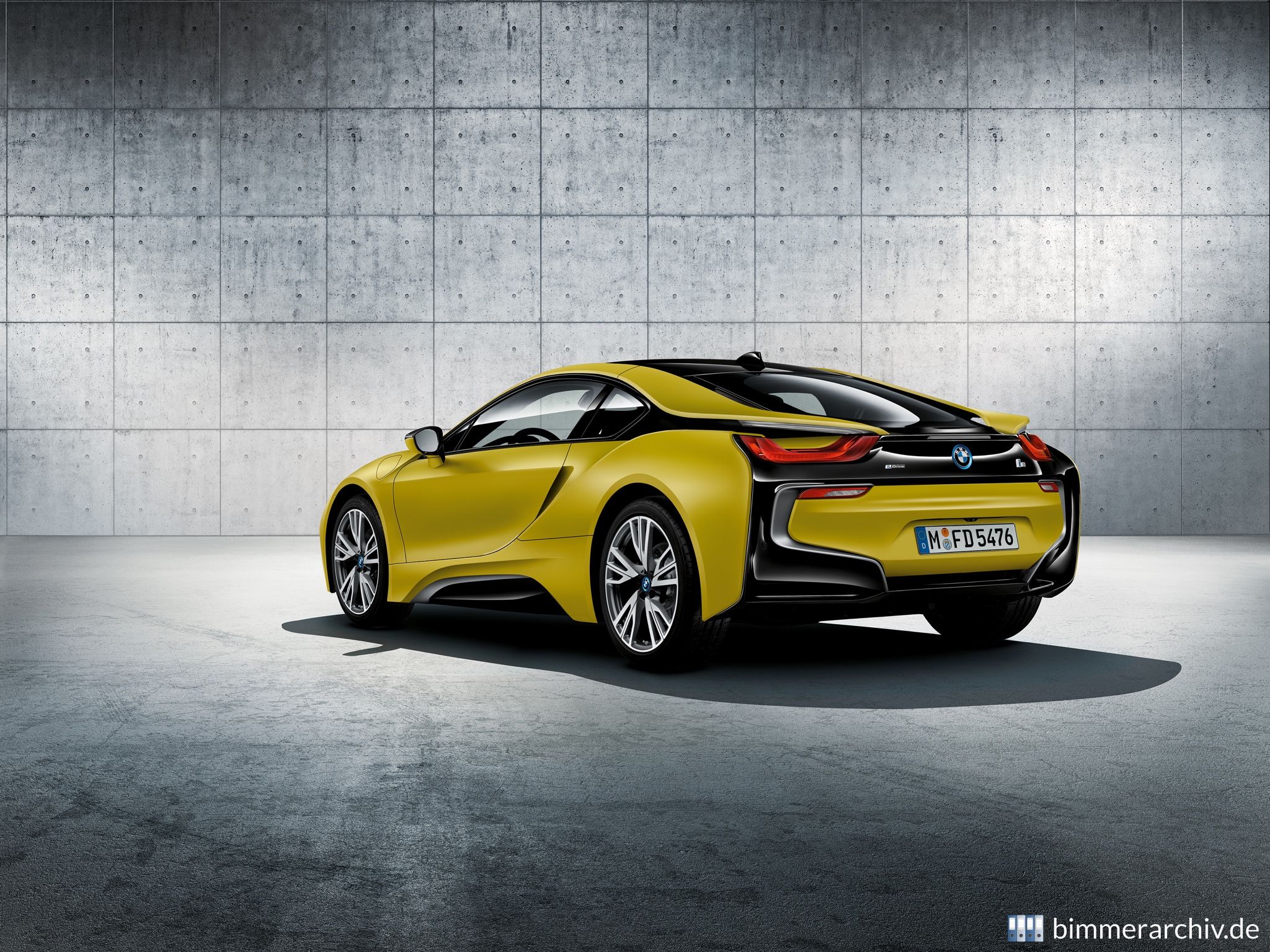 BMW i8 Protonic Frozen Yellow Edition