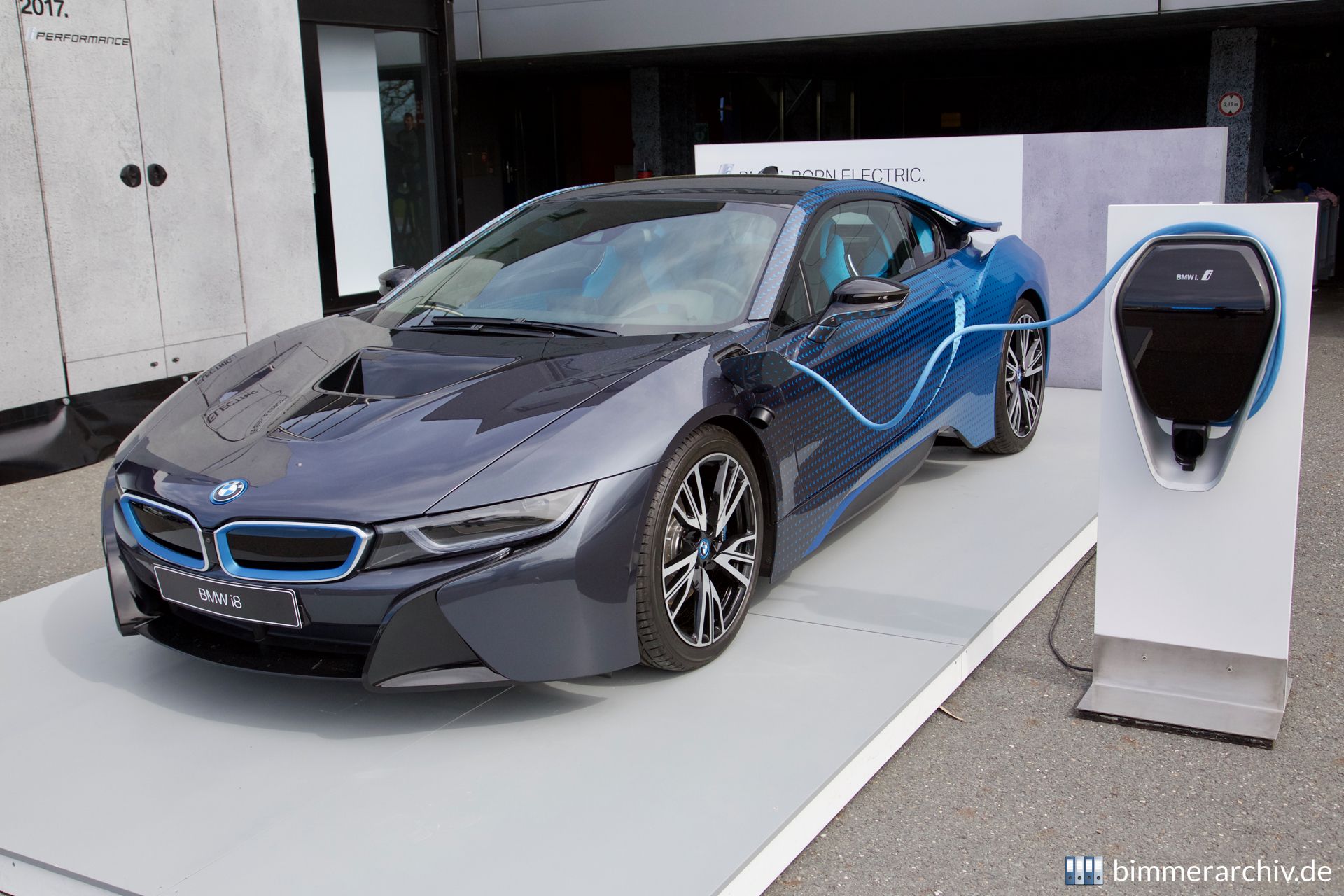 BMW i8 - Garage Italia Customs