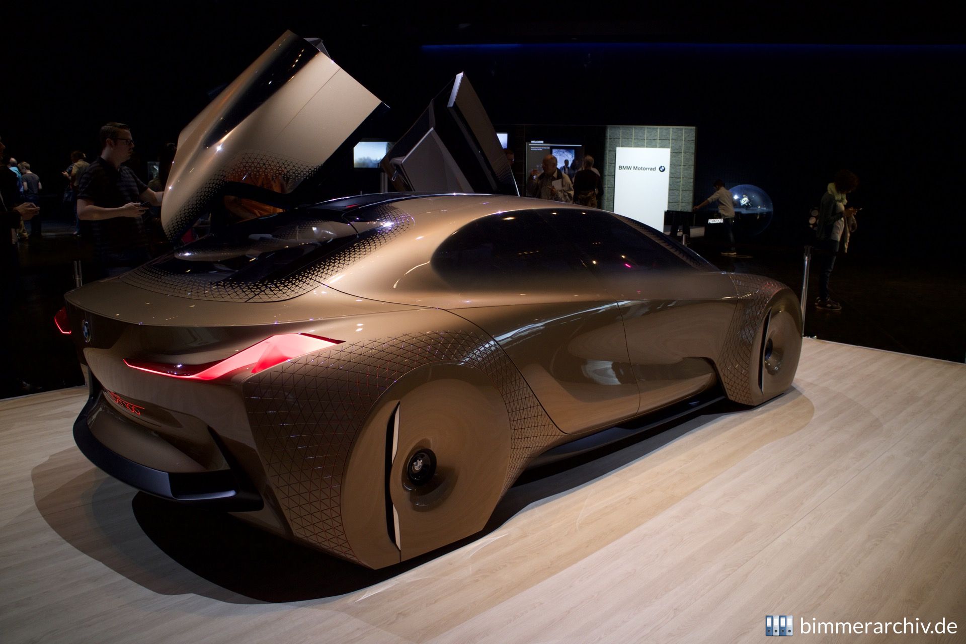 BMW VISION NEXT 100